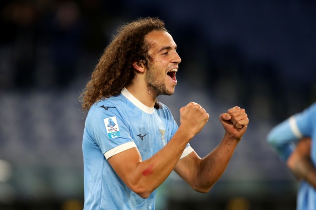 Mattéo Guendouzi ăn mừng với áo Lazio tại Serie A.